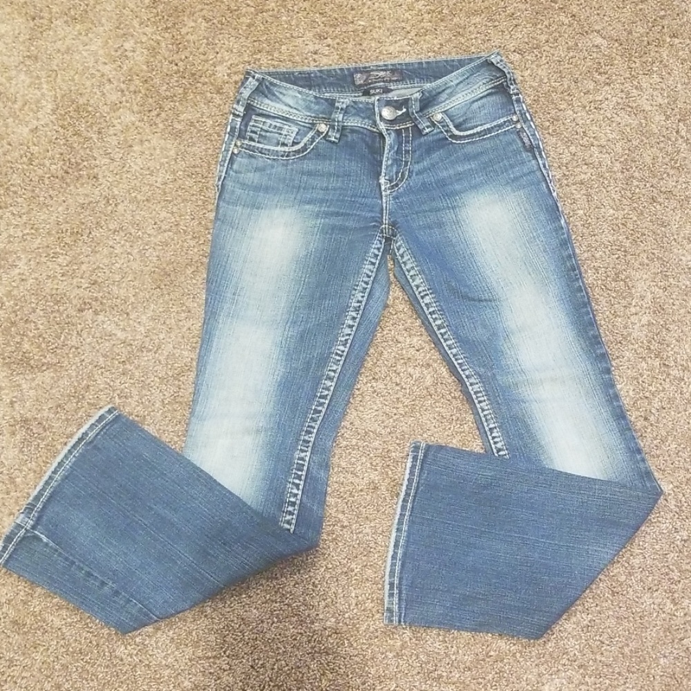 Silver Suki Jeans in boot cut style size 26